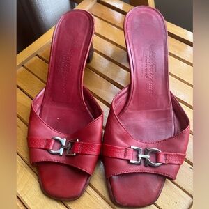 Salvatore Ferragamo “LENNOR”  Coral Leather Slide Mid Heel, Size 8.5